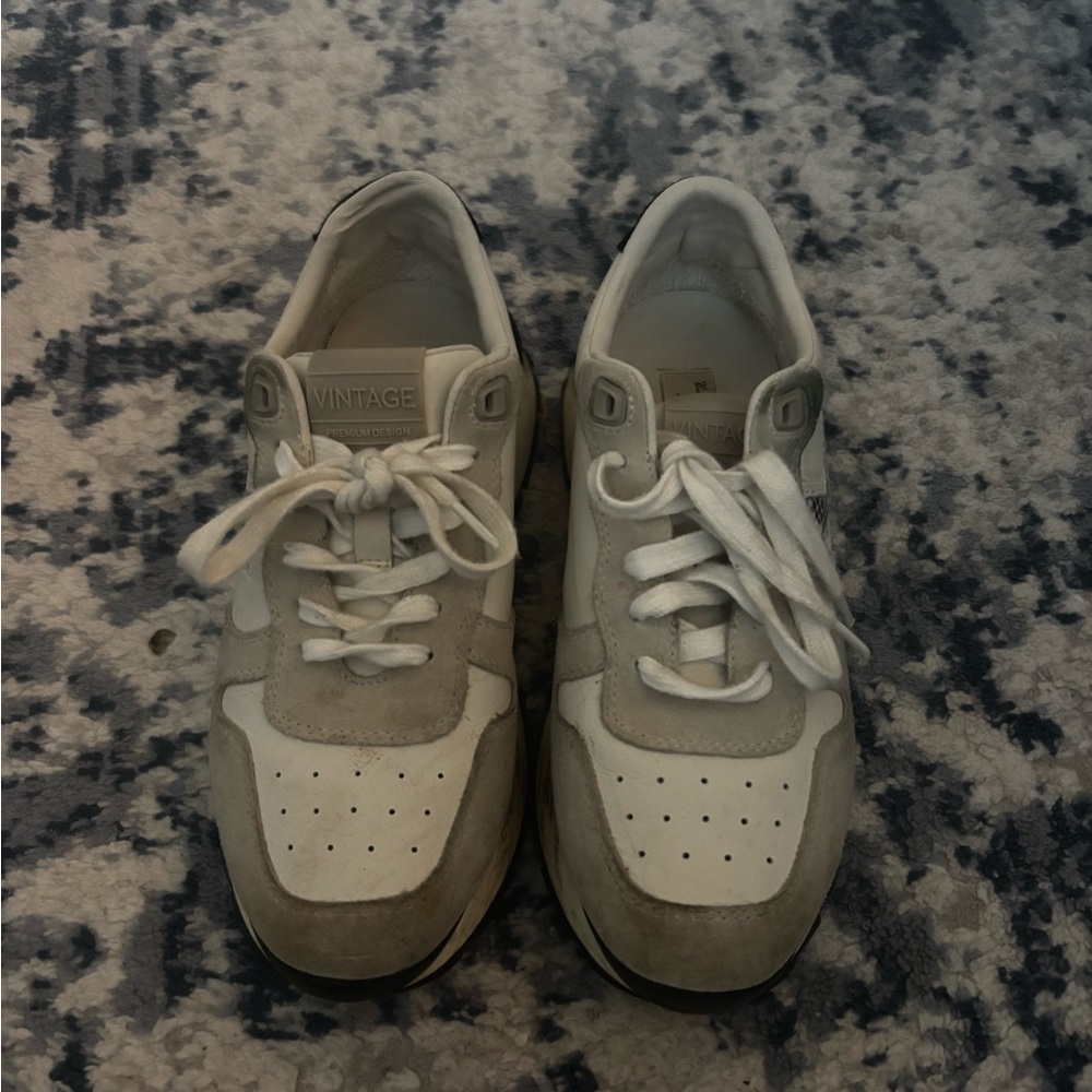 Vintage Havana White and Gray Sneakers
